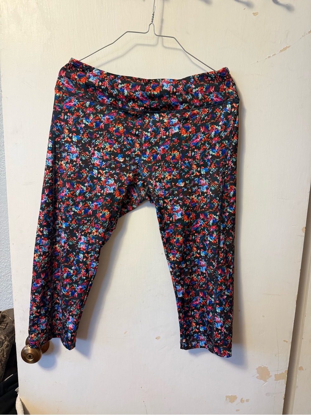 LuLaRoe Black Floral Cropped Active Leggings with Multicolor Print